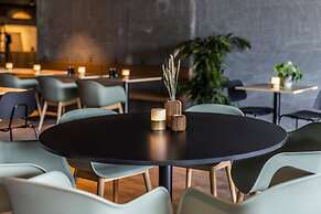 Peak 12 Design Hotel