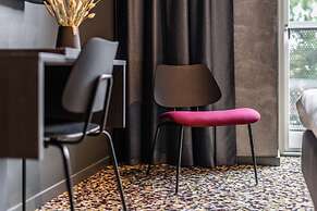 Peak 12 Design Hotel