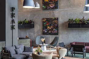 Peak 12 Design Hotel