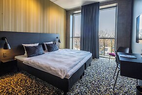 Peak 12 Design Hotel