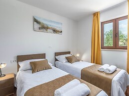 Villa in Brtonigla With Private Pool
