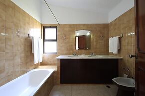 Portuguese Rustic Style Villa With Private Pool