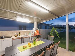 Villa in Novigrad With Private Pool