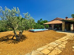 Large Apartment in Hrastovlje With Private Swimming Pool