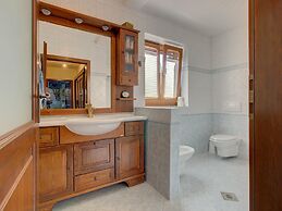 Large Apartment in Hrastovlje With Private Swimming Pool