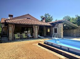 Large Apartment in Hrastovlje With Private Swimming Pool