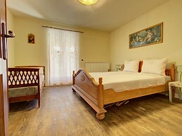 Large Apartment in Hrastovlje With Private Swimming Pool