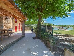 Hilltop Cottage With Pool