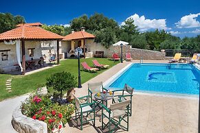 Villa in Tavronitis With Pool & Stunning Views