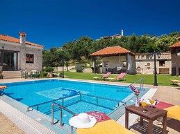 Villa in Tavronitis With Pool & Stunning Views