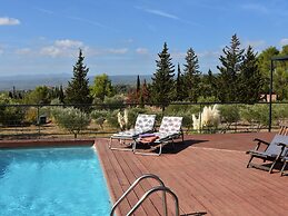 Villa With Pool & Views