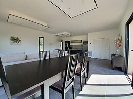 Villa With Pool & Views