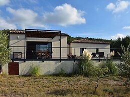 Villa With Pool & Views