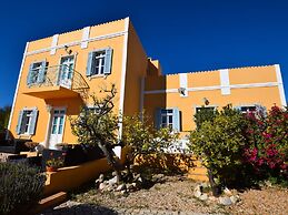 Elegant Loule Mansion With Pool