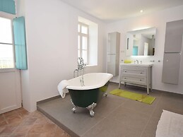 Elegant Loule Mansion With Pool