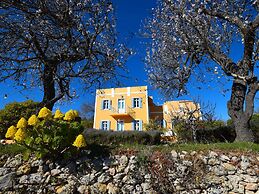 Elegant Loule Mansion With Pool