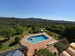 Elegant Loule Mansion With Pool