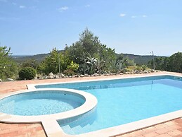 Elegant Loule Mansion With Pool