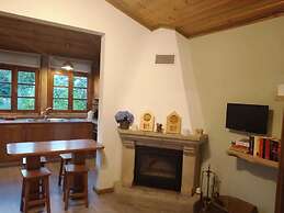 Countryside Cottage With Private Terrace