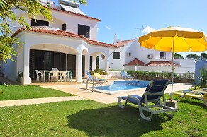 Villa in Vilamoura With Private Pool