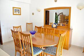 Villa in Vilamoura With Private Pool