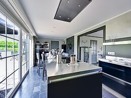 Tasteful Villa in Didam With Garden
