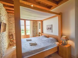 Elegant Countryside Retreat