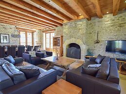 Elegant Countryside Retreat