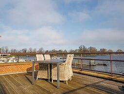 Penthouse With Lake Views