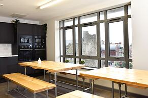 Cwtsh Hostel