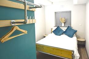 Cwtsh Hostel