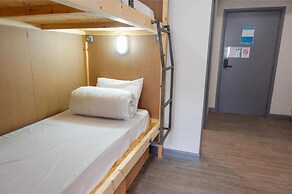 Cwtsh Hostel