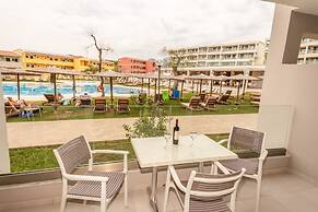 Robolla Beach Aparthotel