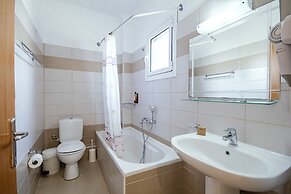 Robolla Beach Aparthotel