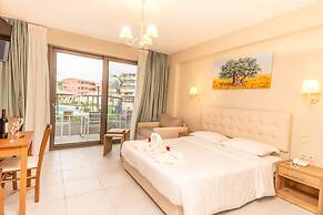 Robolla Beach Aparthotel