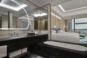 Hilton Yancheng