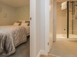 Woodland Lodge