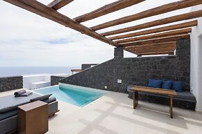 Brilliance Suites - Adults Only
