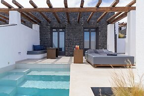 Brilliance Suites - Adults Only