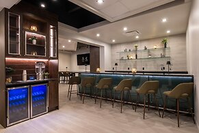Comfort Suites Kingston Central