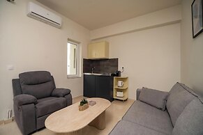 Rhoe Seaside Apartments