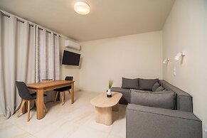 Rhoe Seaside Apartments