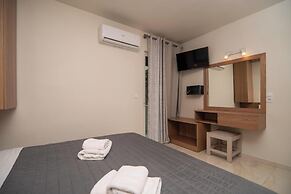 Rhoe Seaside Apartments