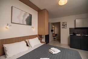 Rhoe Seaside Apartments