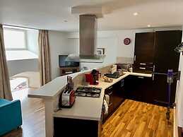 Stunning Spacious Apartment on River Ness