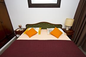 Luxury apt With Roofed Patio Near Beach & Center
