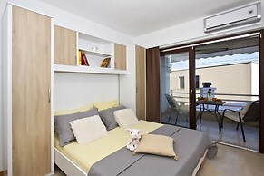 Comfort Apt.w.balcony Near Beach,marjan and Center