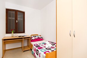 Comfort Apt.w.balcony Near Beach,marjan and Center