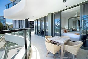 X Kirra Apartments