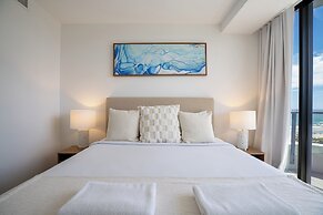 X Kirra Apartments
